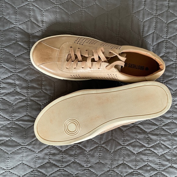 SHOES MEN'S  ( BROTHERS UNITED ) SIZE 8.5 Luxury Lace Up Perf DetailS - Picture 4 of 11